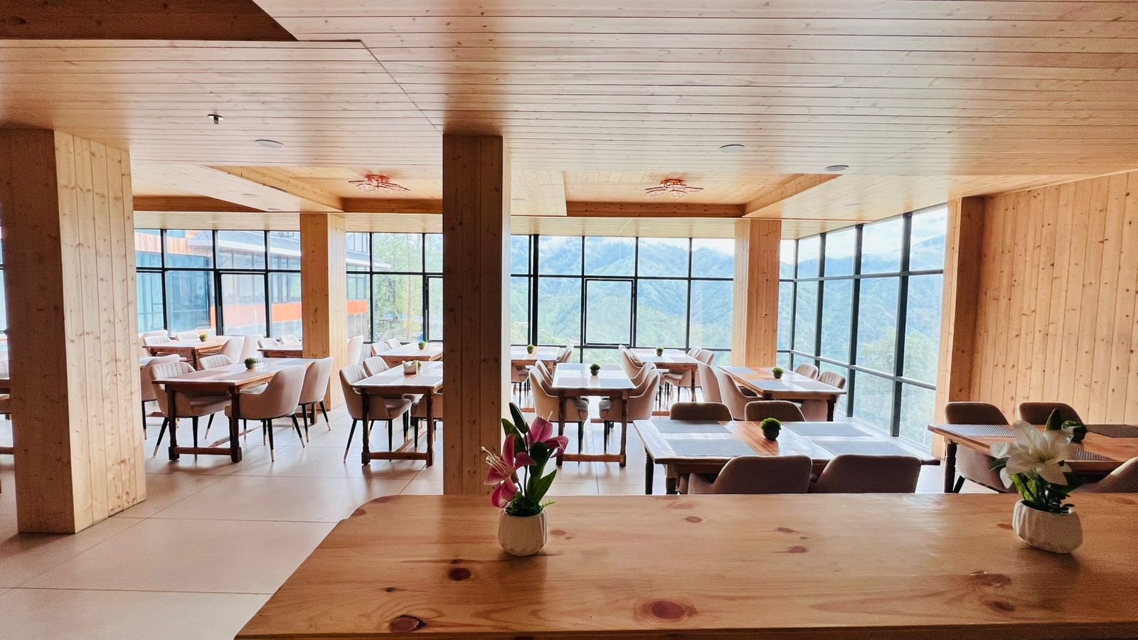 The dining room at Usshmaa
