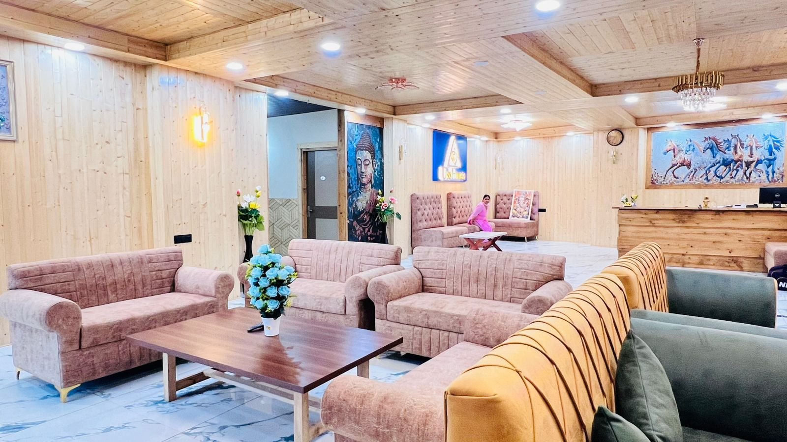 The glass lounge at Usshmaa